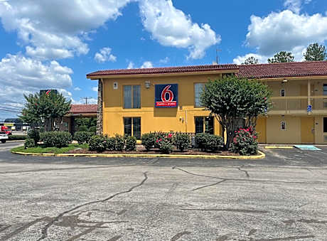 Studio 6 Huntsville, AL University Drive