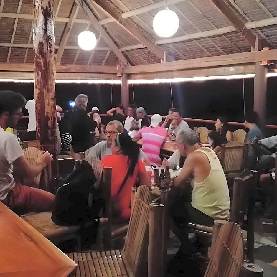 Zenith Inn & Resto Bar