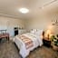 6267 Persepolis Inn