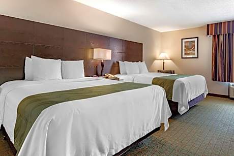 Queen Room with Two Queen Beds - Non-Smoking/Pet Friendly