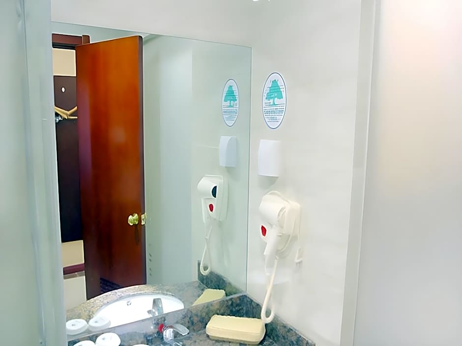 GreenTree Inn Jiangyin Zhouzhuang Shiji Avenue Business Hotel