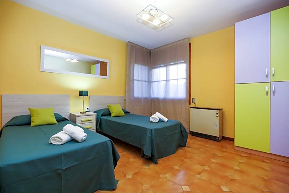 GERANIS VILLA ONLY FAMILIES Planet Costa Dorada