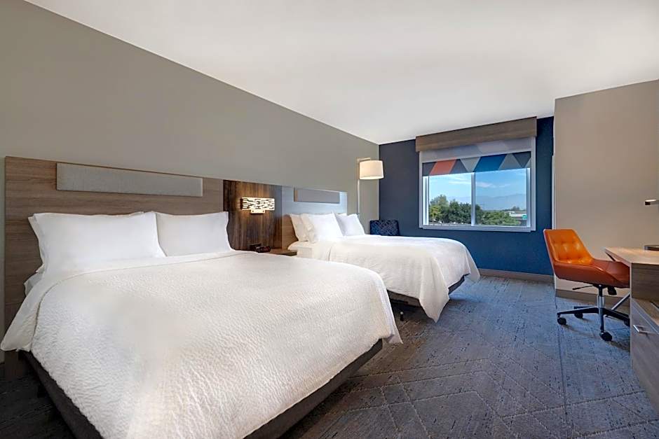 Holiday Inn Express & Suites Ontario - Chino Hills by IHG