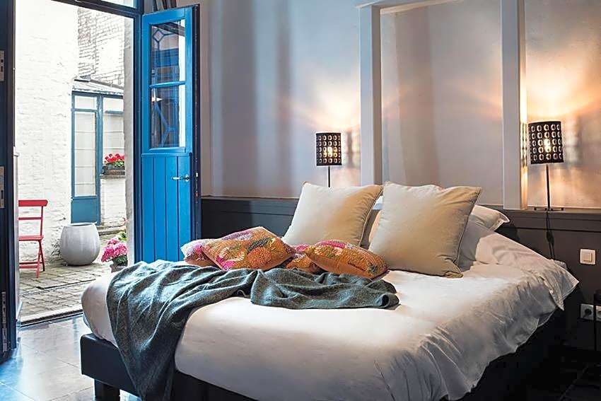 Ganda Rooms & Suites