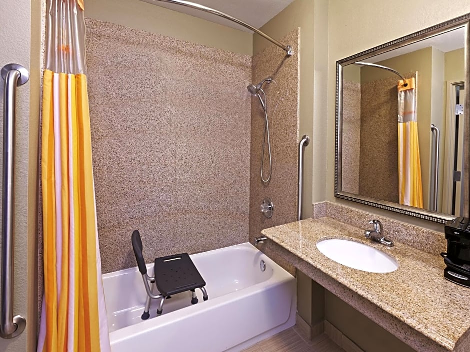 La Quinta Inn & Suites by Wyndham Paris