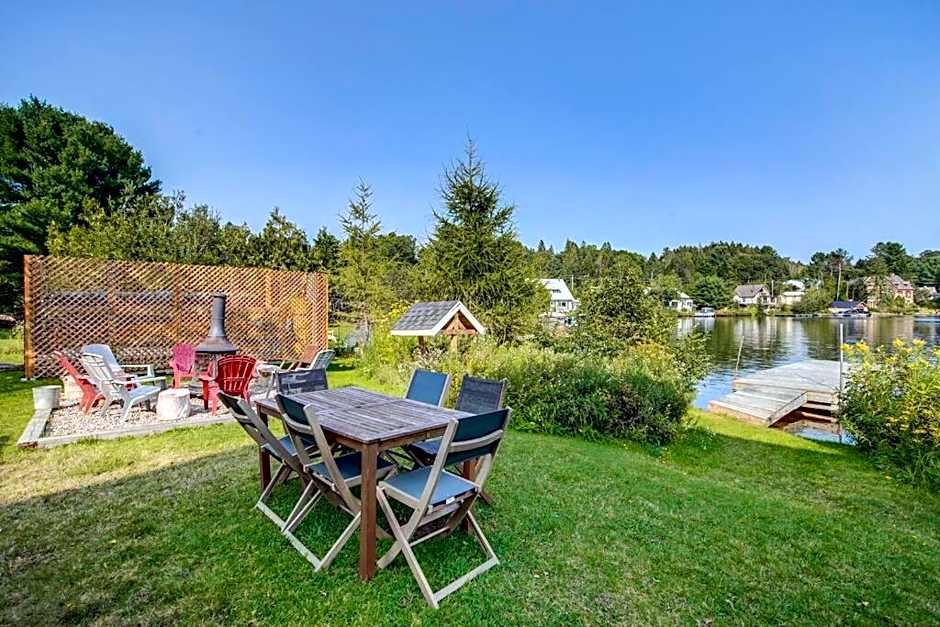 Lake retreat 5BR with SPA, watercraft and kids playground