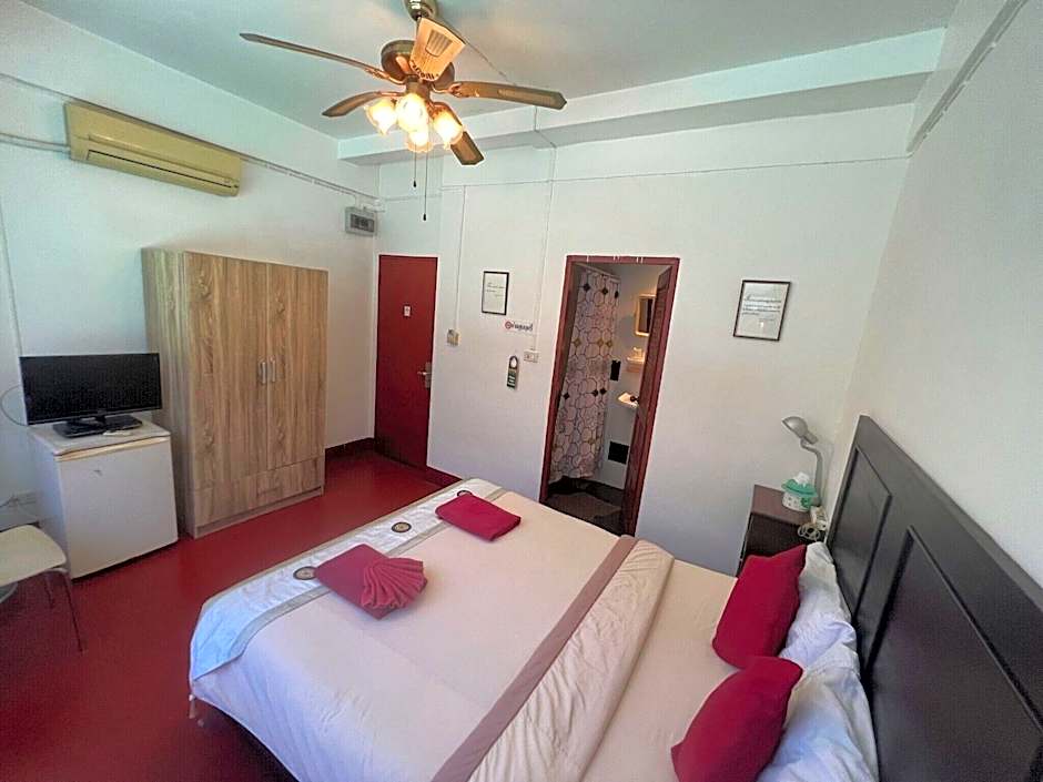 Aquarius Gay Guesthouse and Sauna