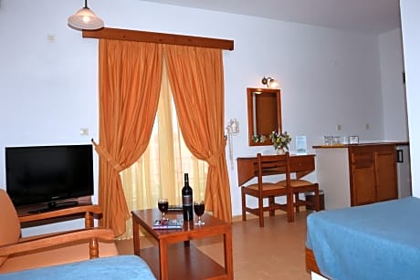 Bungalow with Garden View