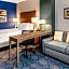 La Quinta Inn & Suites by Wyndham Kansas City Beacon Hill
