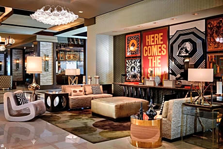 Renaissance Phoenix Downtown Hotel