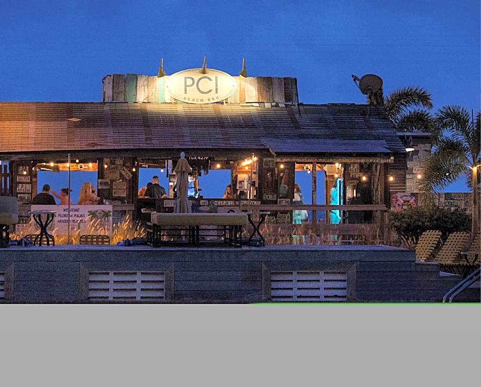 Postcard Inn On The Beach