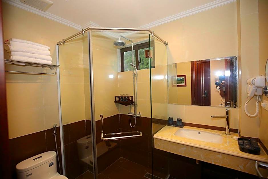 Liberty Hall Tam Coc Hotel & Villa