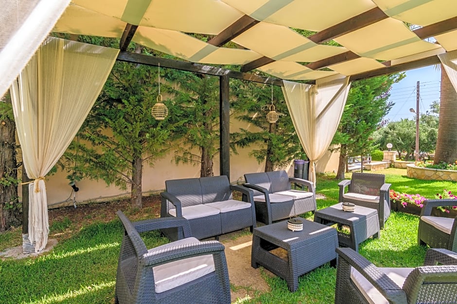 Remezzo Apartments & Studios