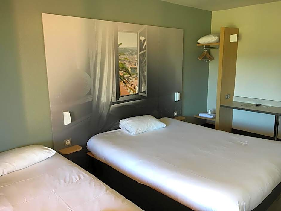 B&B Hôtel Villeneuve Loubet Village