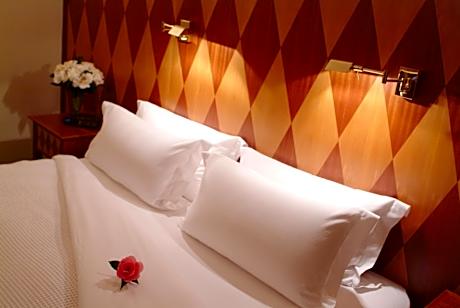 Luxury Suite with Spa Bath