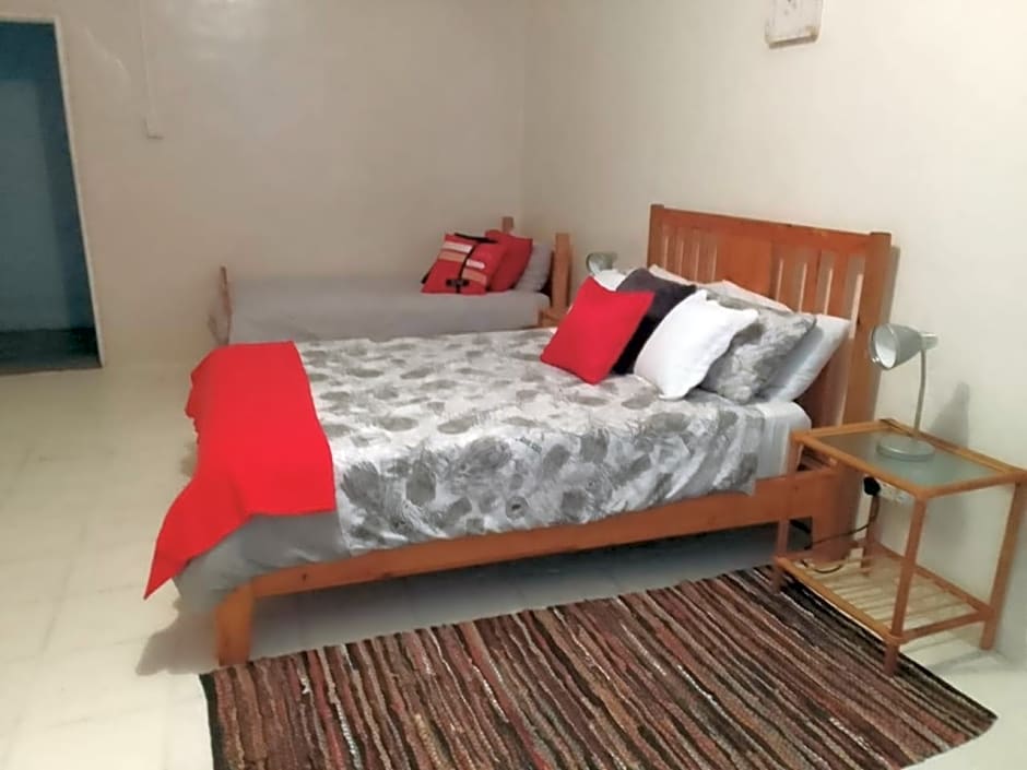 Thys'e Kombuis & Guest Farm