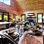 Ryes and Shine Bootlegger's Cabin! Hot Tub* Pool* Arcade* Billiards *EV * Pet Friendly