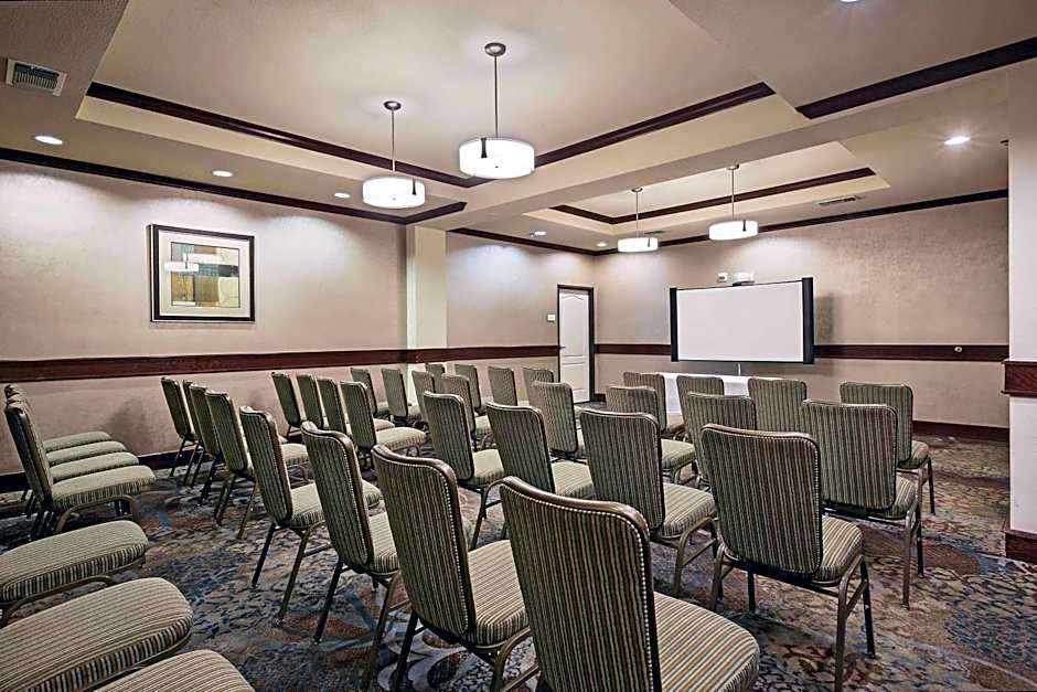 La Quinta Inn & Suites by Wyndham DFW Airport West - Euless