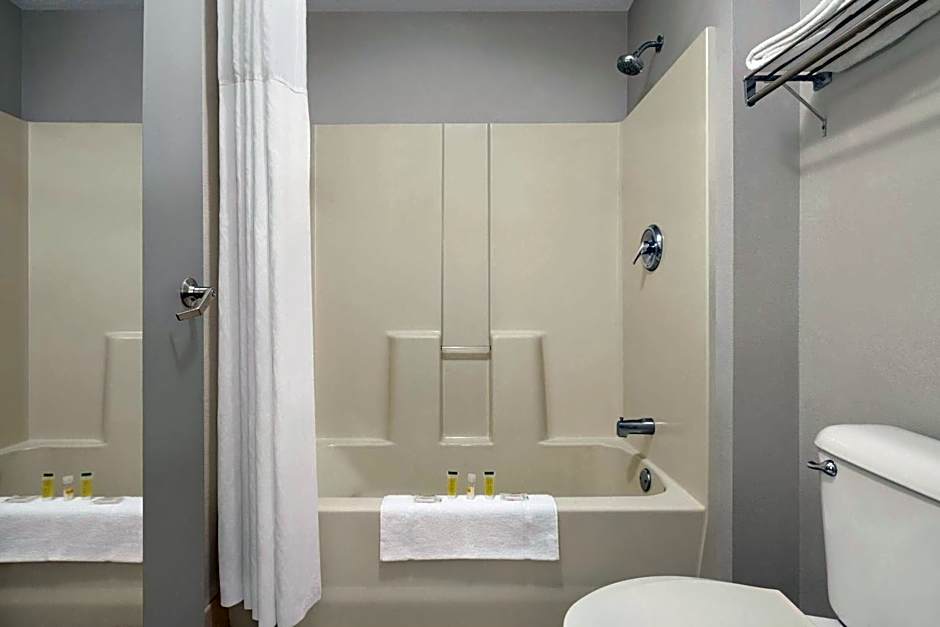 Days Inn by Wyndham Blythewood North Columbia