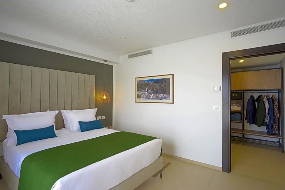 MAIA HOTEL SUITES