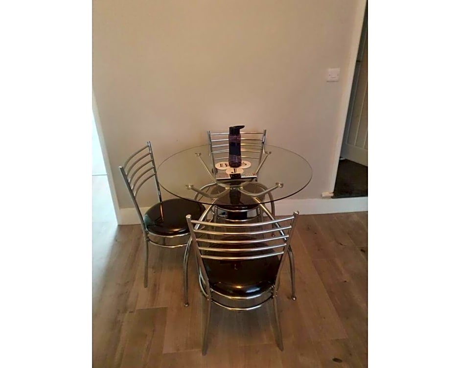 Townhouse @ 11 Nicholls Street Stoke