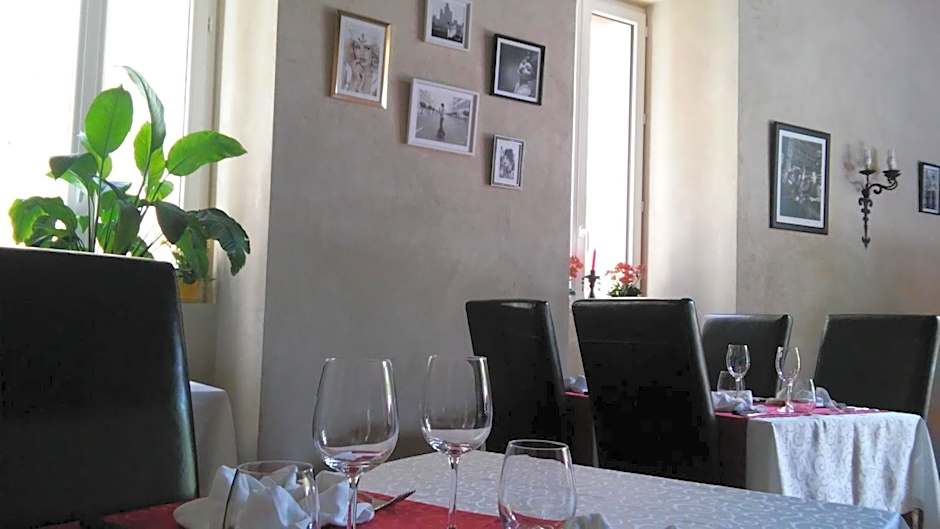 Logis Le Relais du Chapeau Rouge