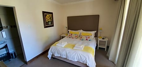 Standard Double or Twin Room with Garden View