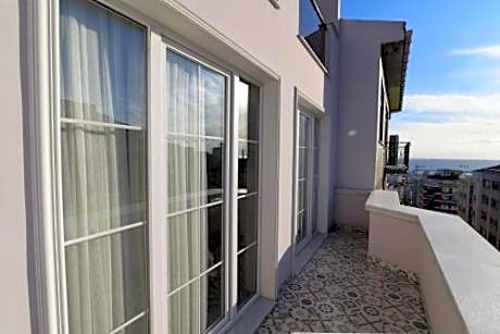 Deluxe Double Room with Balcony and Sea View