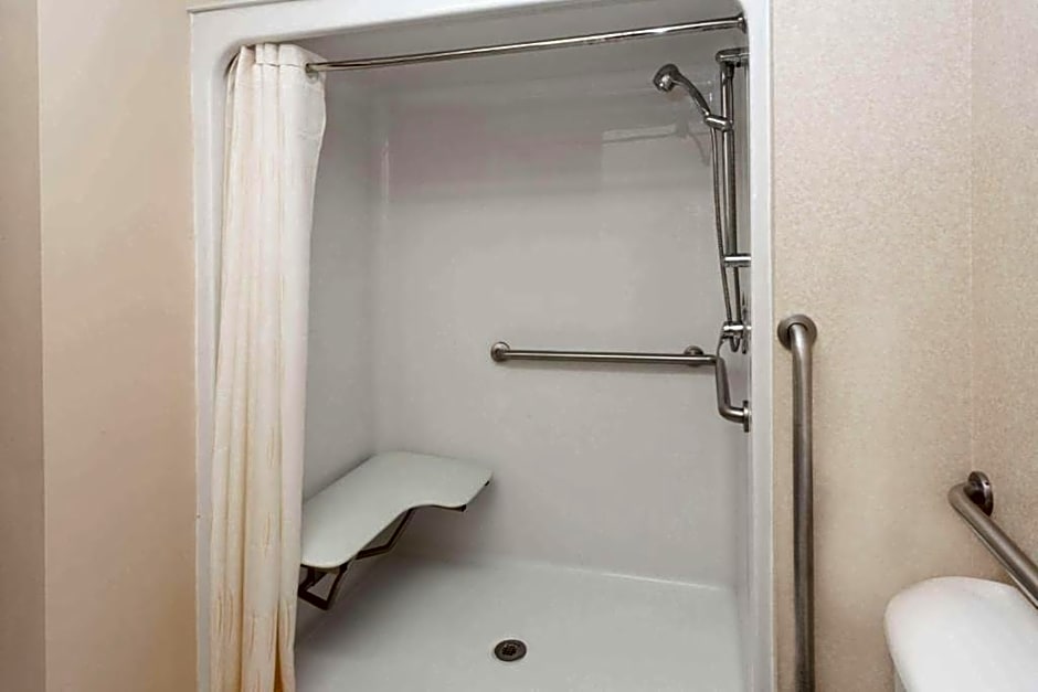 Photo 1 of 2 of 1 King Bed, Mobility Accessible