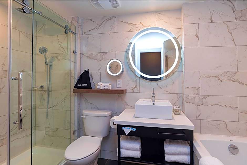 Sandman Signature Calgary Airport Hotel