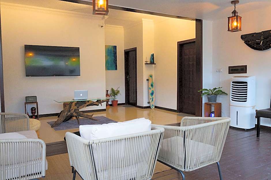 Samaik Thulusdhoo Inn