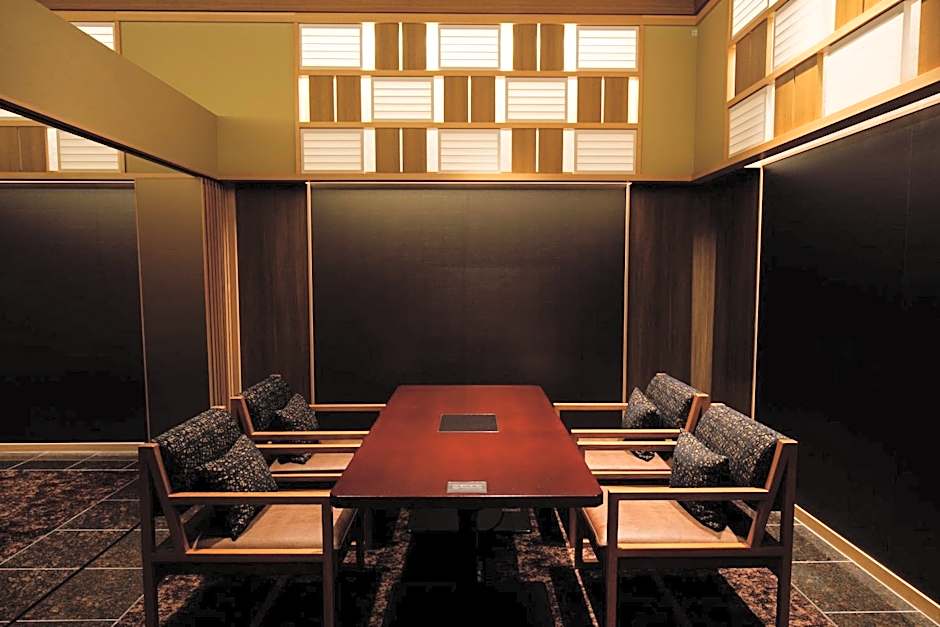 Nakanobo Zuien (Adult Only)
