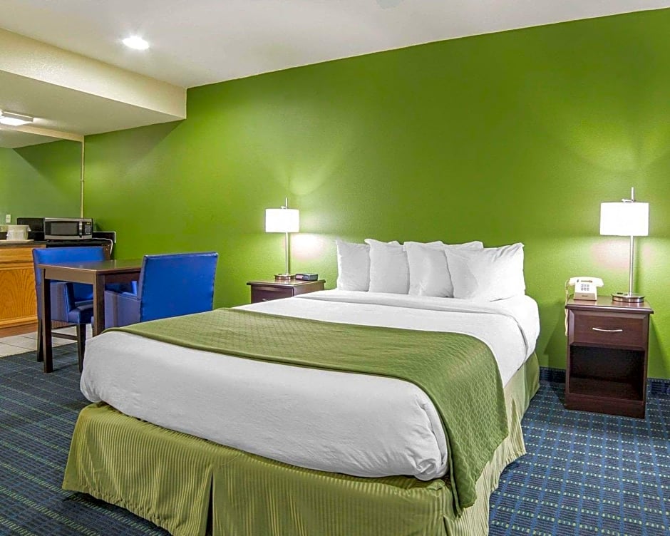 Photo 1 of 6 of 2 Queen Beds Suite