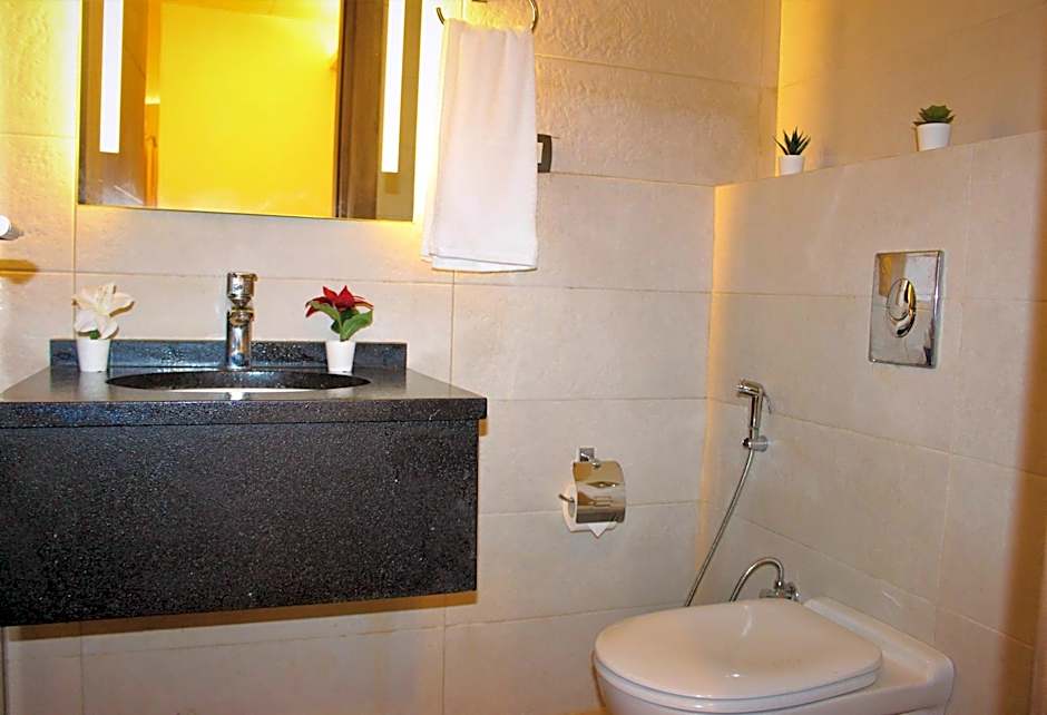 New MerryLand Hotel