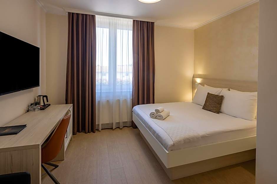 Nobel West Hotel