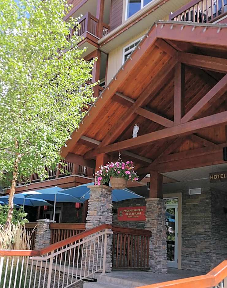 Sunny Tranquil Woods Turret in Falcon Crest Lodge