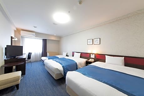 Deluxe Triple Room (with Extra Bed) - Smoking