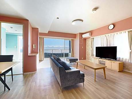 Corner Vista Bath Suite with Ocean View (103㎡)