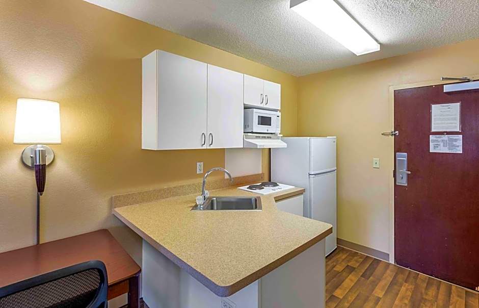 Extended Stay America Select Suites - Milwaukee - Waukesha