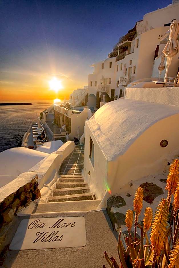 Oia Mare Villas