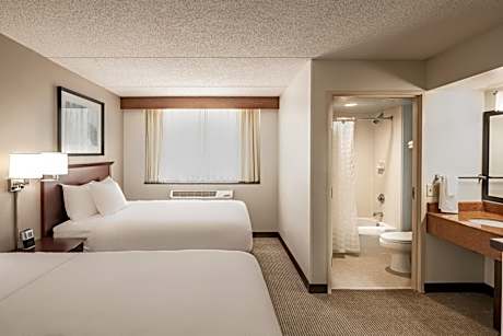 Queen Room with Two Queen Beds and Sofa Bed - High Floor