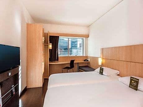 Standard Room with 2 single beds