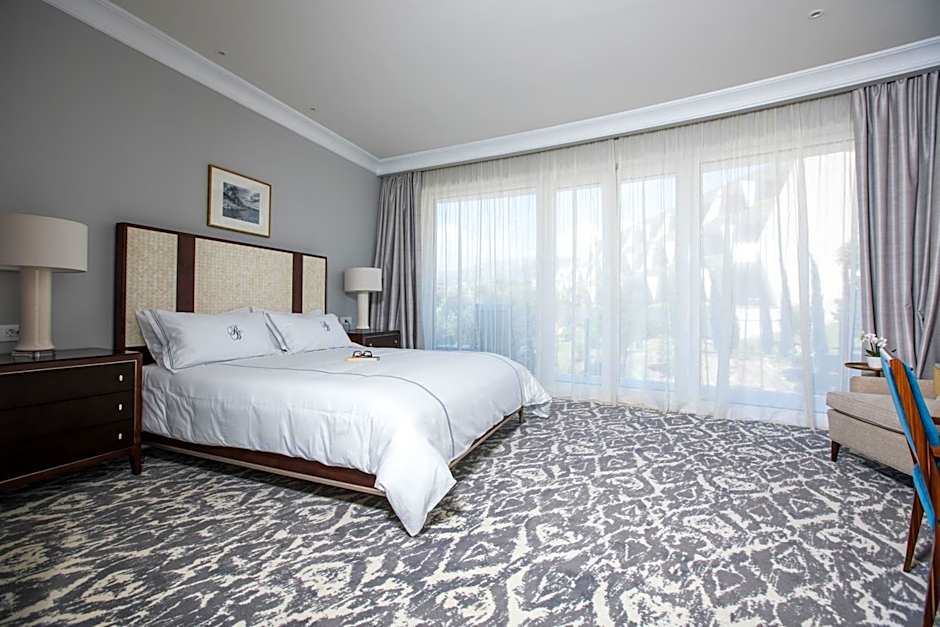 Royal Blue Hotel