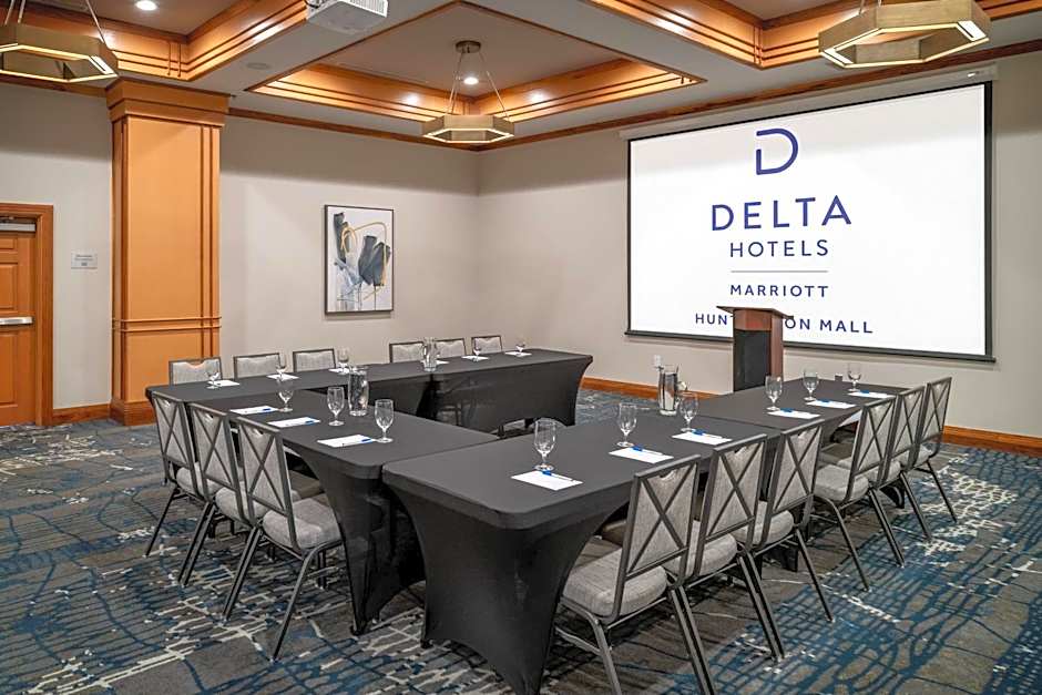 Delta Hotels Huntington Mall