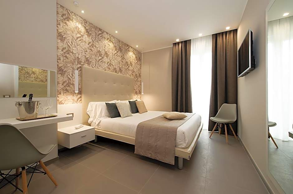 HOTEL H21