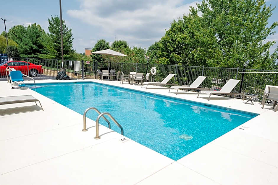 Holiday Inn Express Hotel & Suites Knoxville-North-I-75 Exit 112 By IHG