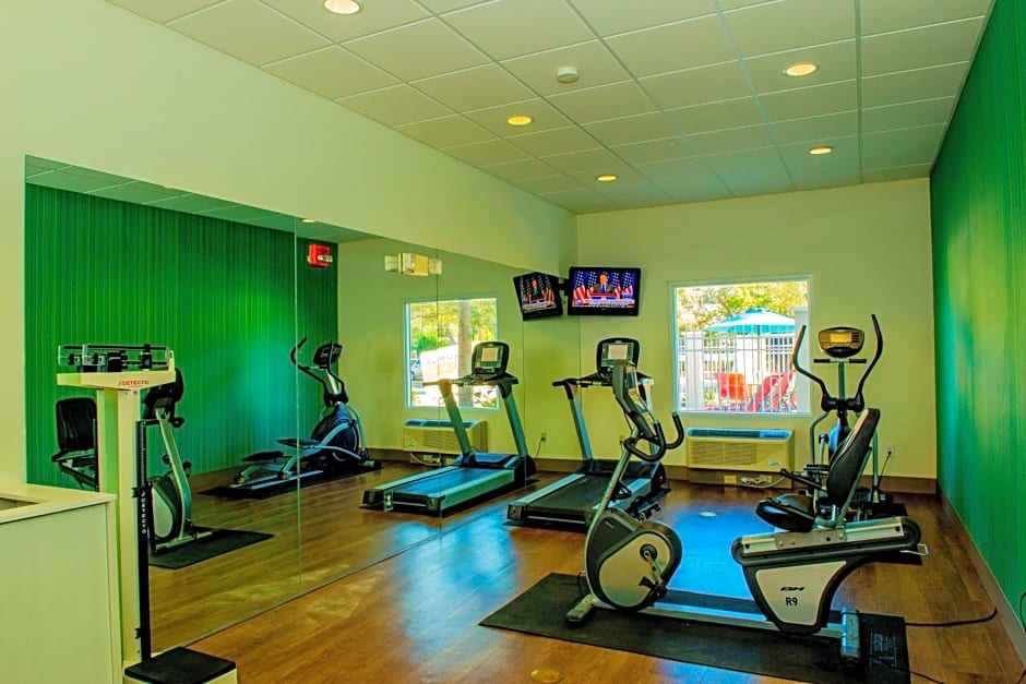 Holiday Inn Express St. Petersburg North / I-275 By IHG