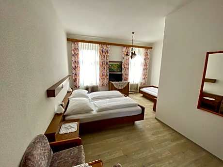 Triple Room with Private Bathroom