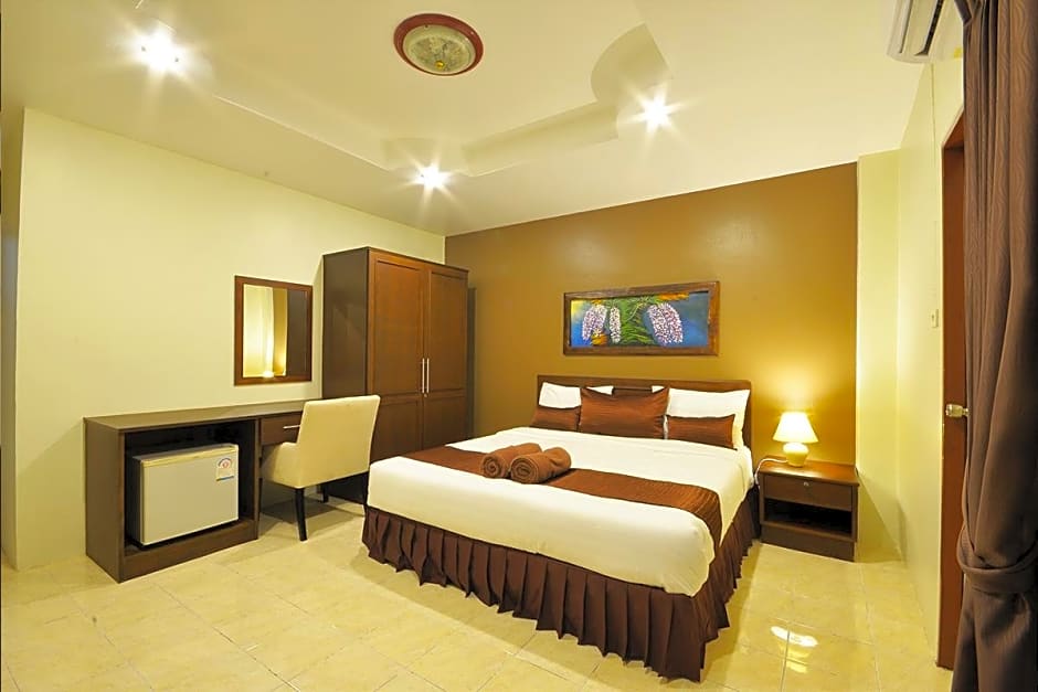Photo 1 of 29 of The Links Hotel