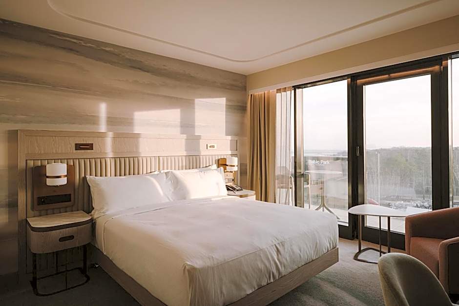 Photo 1 of 4 of 1 King Bed Guestroom, Partial Sea View, Balcony